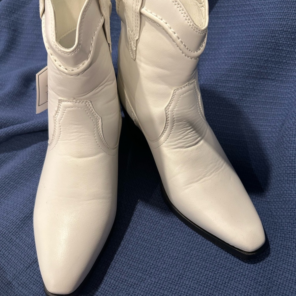 Elegant White Ankle Boots